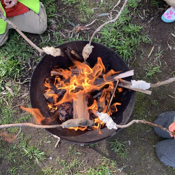 Sth Morang ~ Campfire & Damper Making